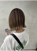 裾カラー×ハイライト×ベージュ切りっぱなしボブ20代30代