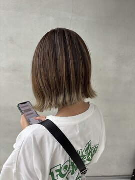 チェック アンド チャック(Check&Chack) 裾カラー×ハイライト×ベージュ切りっぱなしボブ20代30代