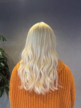 リア(Li'a) ホワイトブロンド