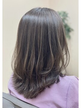 アンジュール ラナリア(1//jour LanaRia) 簡単コテ巻きで完成【ナチュラル上品ミディ】