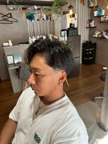 トニコ(toniko)&nbsp;テーパーフェード×センターパート×バーバースタイル