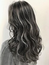 アーティカル 福岡天神(ARTICAL)&nbsp;シルバーアッシュ ハイライト ブリーチ ロング プルエクステ