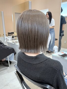 ジジ インターパーク 宇都宮(Gigi) 中明度のアッシュベージュと外ハネボブ♪