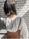毛先がぱつっと切りっぱなしロブ
