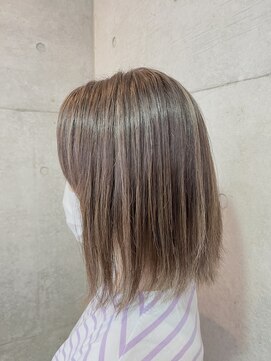 ムーサ(musa) 白髪ぼかしブリーチハイライト