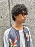 目にかかる野暮ったさがかっこいいワイルドおしゃれパーマ
