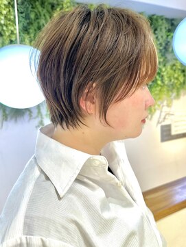 ビューブルー 亀戸錦糸町(VIEW BLUE) 美髪シアーカラーピンクブラウンショートカット切りっぱなしボブ