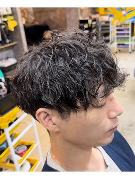 カーニー 上野(kearny) 波巻きスパイラルパーマツイストスパイラルパーマ波巻きパーマ