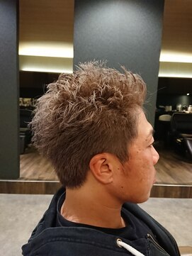 ビスポーク(BESPOKE) 毛束の動きが軽やか◎ミルクティーベージュスパイキーショート