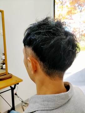 ウミカジ(海風) スッキリツーブロックショートヘア