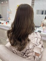 エレラビューティー(ELERA beauty) 透明感ブラウンベージュ/レイヤーカット/艶髪ウェーブ