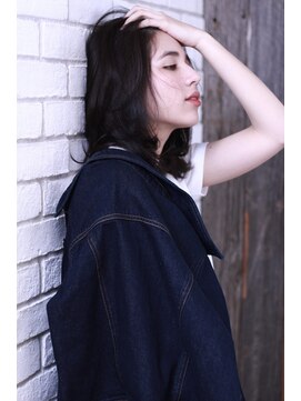 ワゴンバイアフロート(Wagon by afloat) 黒髪レイヤーくびれミディ