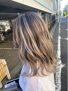 ファンド 千葉(fand) バレイヤージュ/斜めバング/グレージュカラー/デザインカラー/