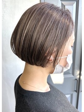 ジェコ(gecko) 【gecko.武蔵小山】ミルクティハイライトのミニボブ