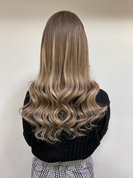 フツーロ 栄(FUTURO) プルエクステ