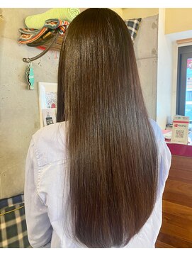 ガレージヘア(GARAGE HAIR) ストレートロング／顔周りレイヤー/20代/30代/40代