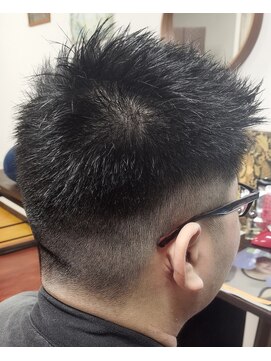 エヴァン(Evan) 男らしさ◎ビシッとキマる!♪フェードスタイル