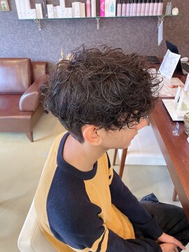 浪漫館 アールズコート(R's Court) くせ毛を活かしたパーマ風メンズショート @木原 4.20