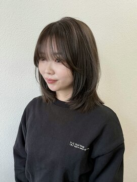 ウフアンビアンス(Oeuf.ambiance) ミディアムレイヤーカット