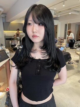 カイラ(KAILA) 【KAILA】レイヤー　ハッシュカット　ダークグレー　◇奥村