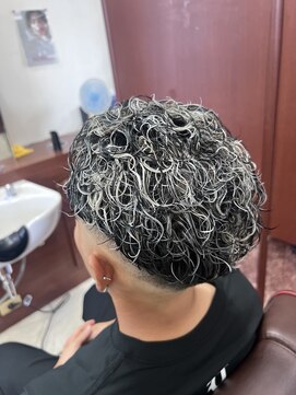 ヘアサロンナンバーワンクラブ上和田本店 ホワイトメッシュ