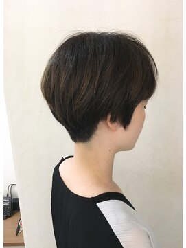 ロロン 代々木八幡(LORONG) 刈り上げ風ショート