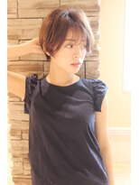 レウナ 外苑前(Reuna)&nbsp;大人可愛いショートヘア 黒髪アッシュ 後頭部か綺麗