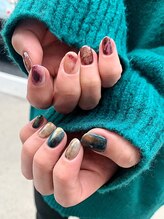 ネイルの同時施術ができます☆