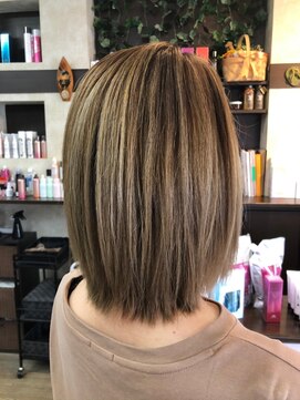 ケーアールツーエス 鳳店(KR2S) 白髪ぼかしハイライト