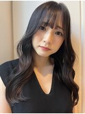 柔らかいグレージュカラー