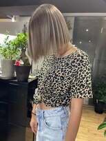ホワイトグレージュ コンマヘア くすみブルー ダークアッシュ