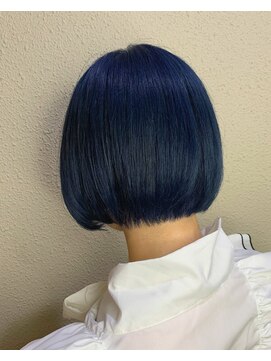 ロワンバイアルティナ 横須賀中央店(Rowan by artina) ディープブルー×ミニボブ