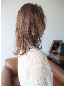 ヘアーアンドネイル フィフティーン ラブ 仙台泉大沢店(Hair&Nail Fifteen Love) 透明感たっぷりフォギーベージュ/センター分けボブ