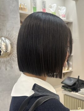 ポジ(poji) ボブ　切りっぱなし　艶髪　髪質改善カラー　ショート