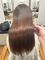 アパートメントヘアー&nbsp;酸性ストレート大人ロングデザインカラー