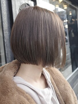 カムジーヘッドカミノウラ(COMEGHEAD KAMINOURA) ブリーチなしでも出来るミルクティーカラー