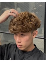 イーラ(era) スペインカール ツイストスパイラル眉カットメンズパーマ