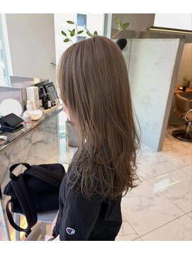 ガリカ 博多(Gallica) ケアブリーチで楽しむグレージュカラー