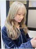 ミルクティーブロンド×小顔ロングレイヤー