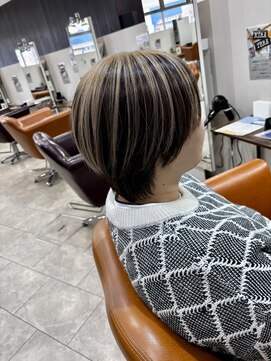 カルマ(KARMA) ショートウルフ×デザインカラー