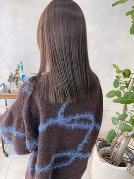 ミント(mint) 透明感、柔らかさのあるオリーブグレージュ！