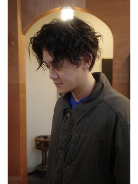 エディ(Edy) メンズセンターパート波巻きパーマケアパーマブラウンカラー岡山