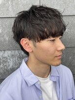 ヒュイル バイ ニアウ(Hwyl by Niau) メンズマッシュセンターパートスパイラルパーマニュアンスパーマ