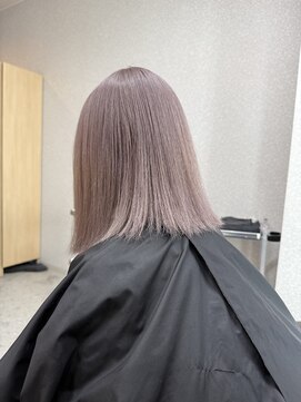 天神美容室 【KASUMI天神美容室】ハイトーン×海外レイヤー