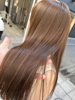 ベベ('BEBE)の写真/≪SNS大注目TRで艶さら髪へ≫自然な仕上がりで、毛先まで柔らかく、艶やかさのある美髪へと導きます。