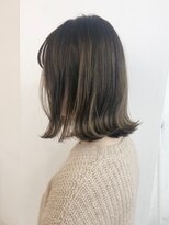 エリマ 調布(elima) ショートヘア顔周りレイヤーブリーチダブルカラーショートボブ
