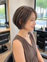 アトリーチェ 昭和店(ATTRICE) 大人丸みショート×白髪ぼかしハイライト