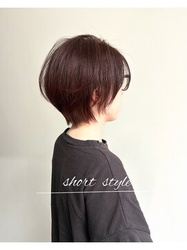 ヘアオーブロジック(HAIR orb LOGIC) 分け目なしショートスタイル