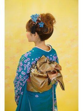 トータルビューティーサロンカワニシ まとめ髪と着付け