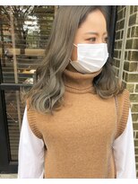 ヘアデザイン ソラ(Sola)&nbsp;ハイトーンプラチナベージュ 外国人風デザインカラー ウェーブ